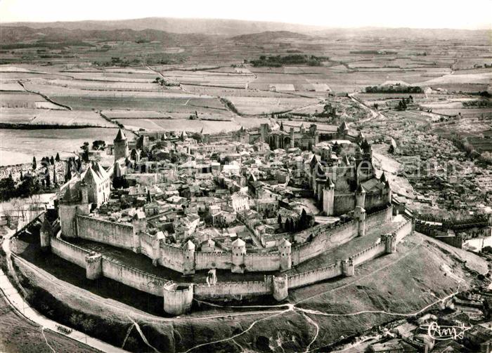 Carcassonne Vue aerienne de la Cité