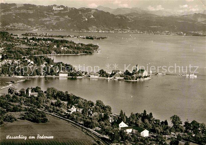 Wasserburg Bodensee mit Pfaender Alpenpanorama Fliegeraufnahme