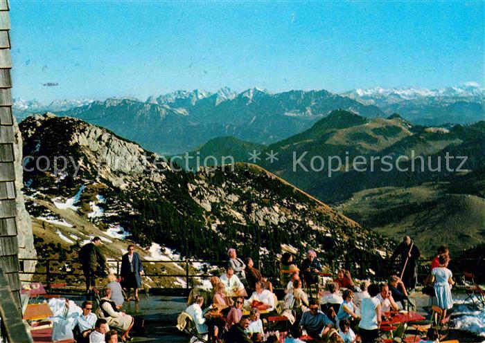 Wendelstein Berg Berggaststaette Sonnenterrasse Blick auf das Tennengebirge und