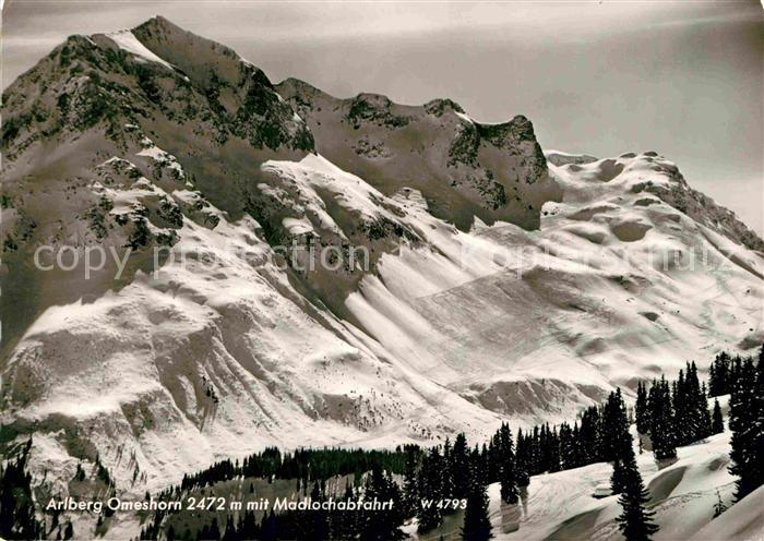 Arlberg Omeshorn mit Madlochabfahrt Gebirgspanorama Wintersportplatz Alpen