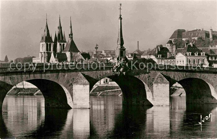 Blois 41 Le pont de pierre Eglise Saint Nicolas