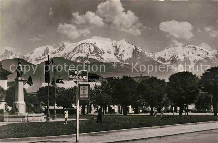 Sallanches Place Charles Albert et le Massif du Mont Blanc
