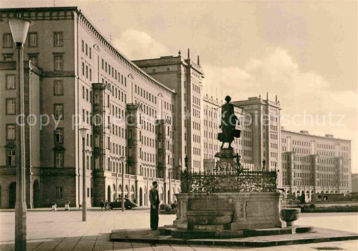 LEIPZIG Sachsen Neubauten am Rossplatz mit Maegdebrunnen Messestadt