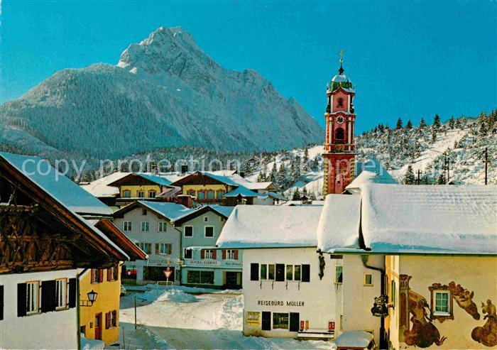 Mittenwald Bayern Pfarrkirche St Peter und Paul mit freskobemaltem barockem Turm