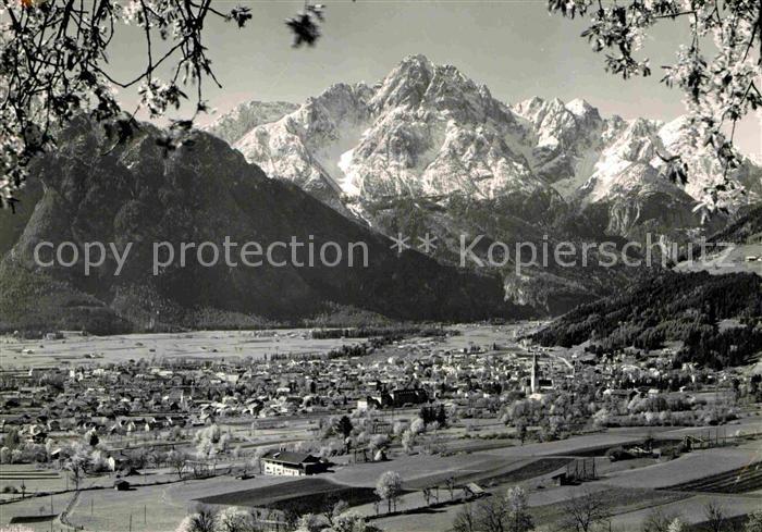 Lienz Tirol Gesamtansicht mit Dolomiten