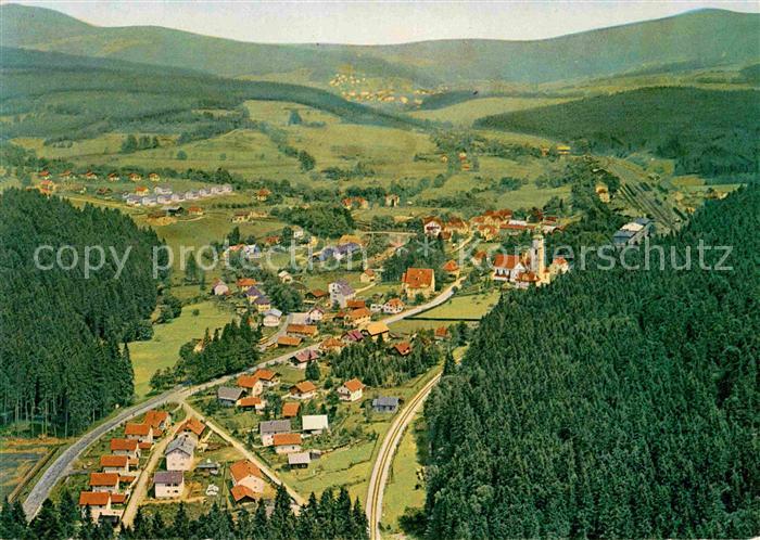 Bayerisch Eisenstein Luftkurort mit Blick auf Boehmisch Eisenstein Fliegeraufnah
