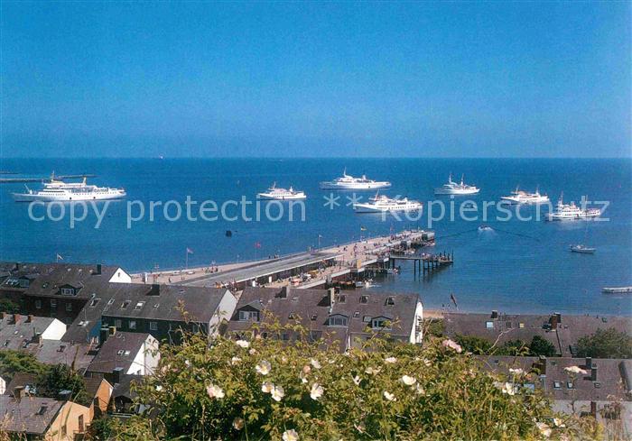 HELGOLAND Insel Schleswig-Holstein Roter Fels im Meer