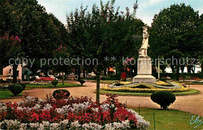 Dax Landes Place Thiers et Statue de Borda