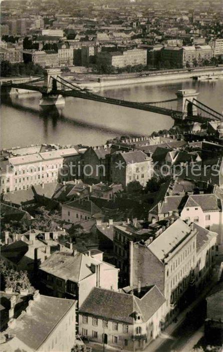 Budapest Kilatas a Matyas templombol Stadtbild mit Donau Bruecke