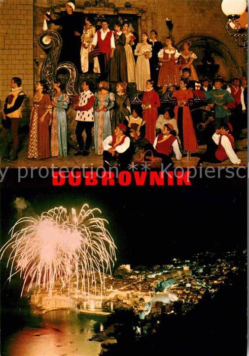 Dubrovnik Ragusa Theaterauffuehrung Fest Feuerwerk Nachtaufnahme