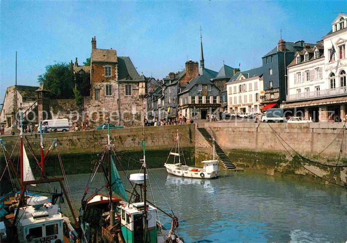 Honfleur La Lieutenance et le port de peche