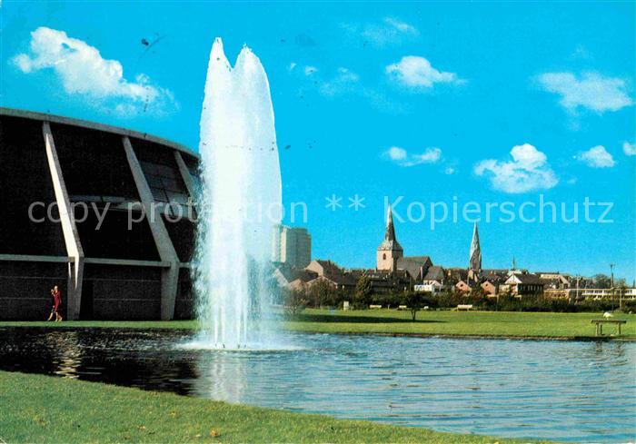 Luenen UNNA NRW Luener Park Rundturnhalle Fontaene