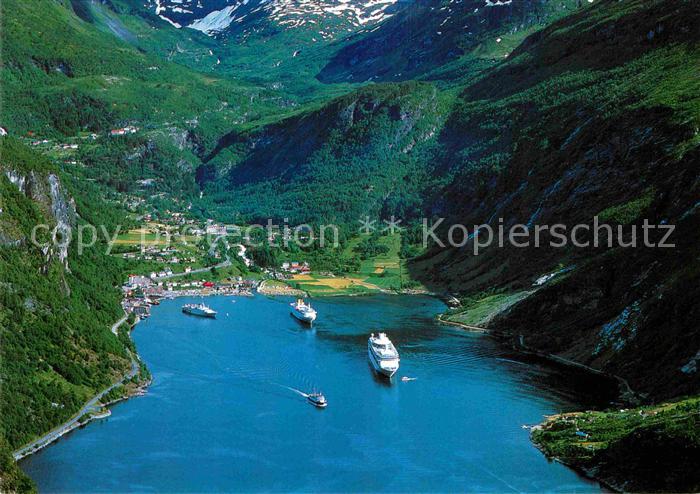 Geiranger Fjord Passagierschiff Fliegeraufnahme
