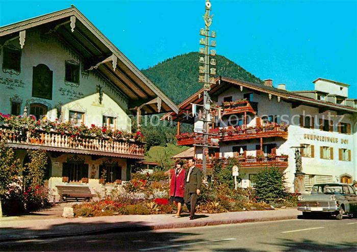 Ruhpolding Bayern Dorfplatz Maibaum
