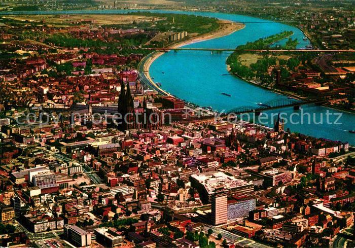 Koeln Rhein Fliegeraufnahme mit Dom und Rheinpartie