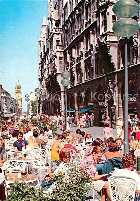 Muenchen Bayern Rathaus mit Theatinerkirche