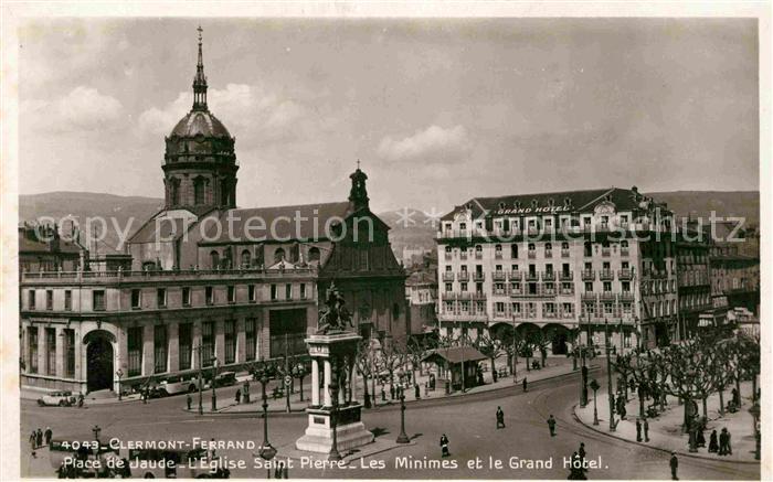 Clermont-Ferrand Place de Jaude Eglise Grand-Hotel