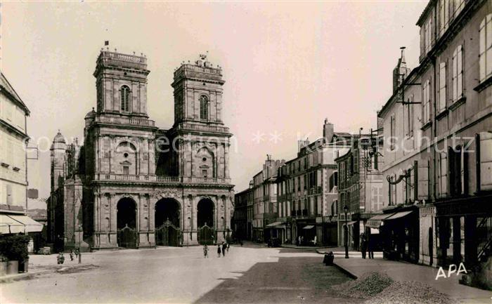 Auch Gers Place et Basilique Ste-Marie