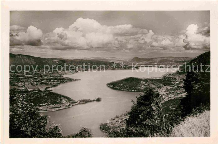 Annecy Haute-Savoie Effet de nuages sur le Lac d_Annecy