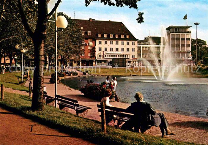 Moers Koenigsee Uferpromenade Fontaene Koeniglicher Hof