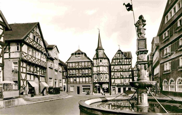 Fritzlar Markt mit Rolandsbrunnen