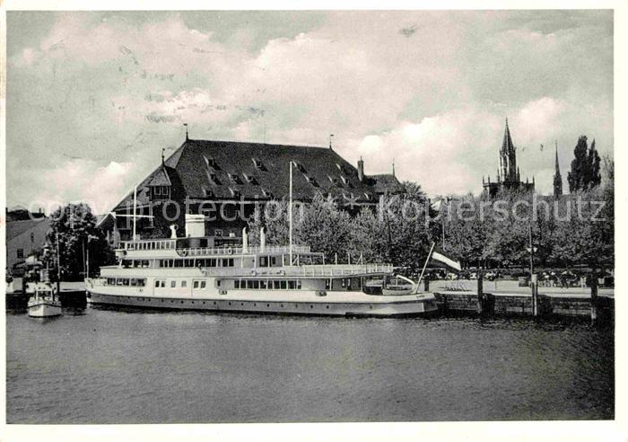 Konstanz Bodensee Hafen mit Personenschiff