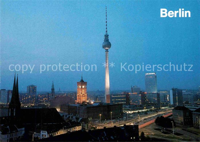 BERLIN CITY Fernsehturm am Abend