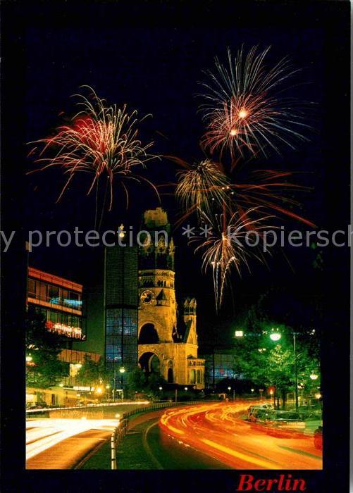 BERLIN CITY Kaiser Wilhelm Gedaechtniskirche bei Nacht Feuerwerk