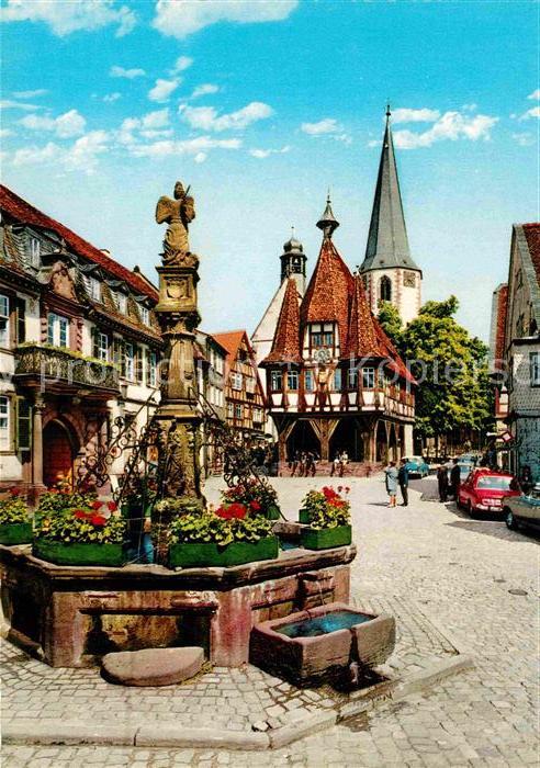 Michelstadt Rathausplatz mit Brunnen