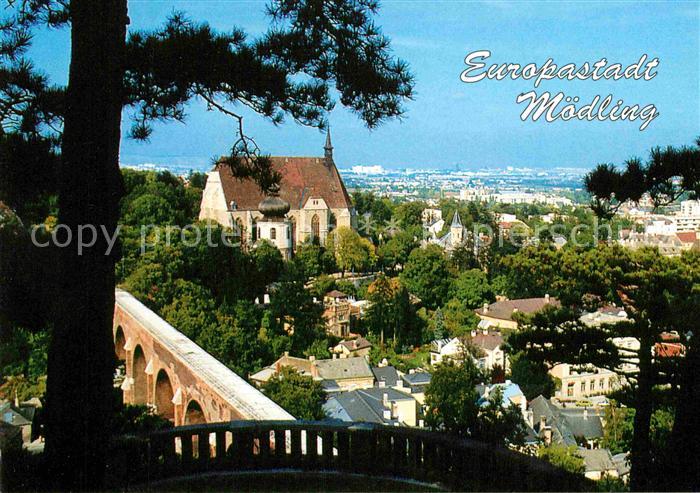 Moedling Stadt mit Othmarkirche