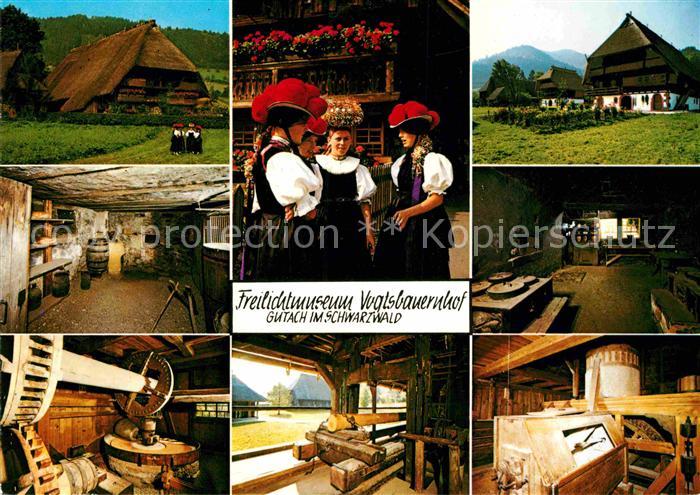 Gutach Schwarzwald Freilichtmuseum Vogtsbauernhof Trachtenmaedchen