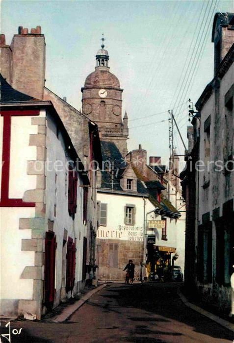 Le Croisic Vieille rue dans le quartier de l'Eglise