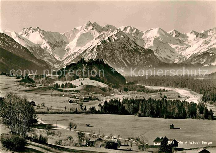 Allgaeu Region Blick vom Malerwinkel mit Schoellangerburg