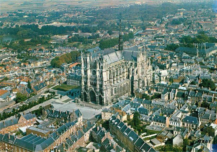 Amiens La Cathedrale Vue aerienne