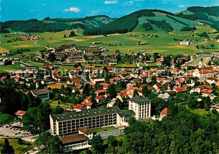 Oberstaufen Oberallgaeu Bayern Fliegeraufnahme mit Schlossbergklinik