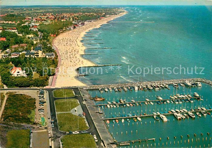 Groemitz Ostseebad Fliegeraufnahme mit Hafen und Strand