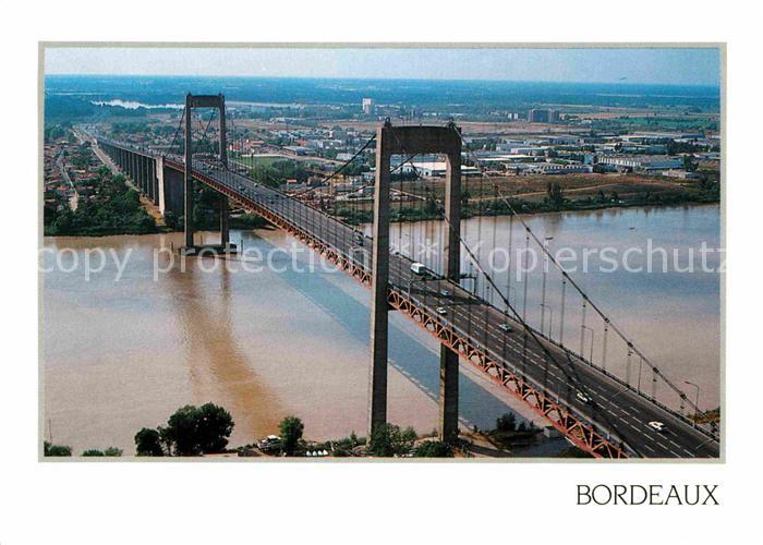 Bordeaux Fliegeraufnahme Brueckenpartie