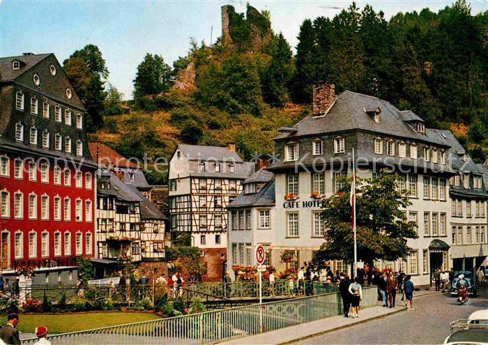 Monschau Montjoie NRW Rotes Haus mit Burgruine Haller
