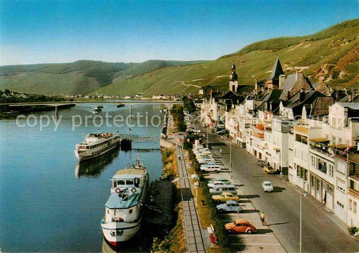Zell Mosel Uferstrasse Schiffsanlegestelle