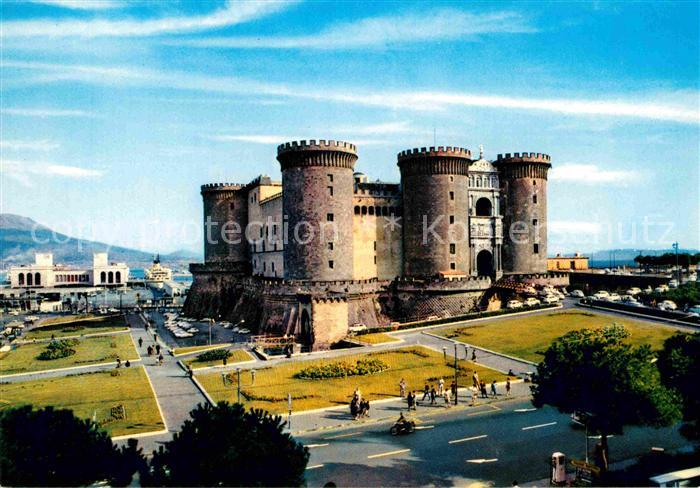 Napoli Neapel Angioni Festungsturm Hafengebaeude