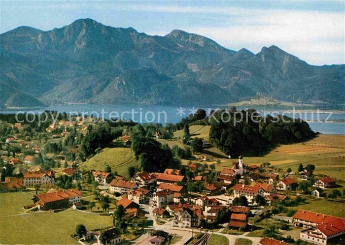 Kochel See Fliegeraufnahme mit Herzogstand und See Heimgarten