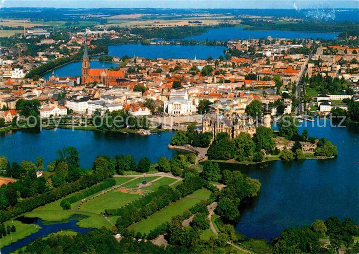 Schwerin Mecklenburg Fliegeraufnahme mit Schloss