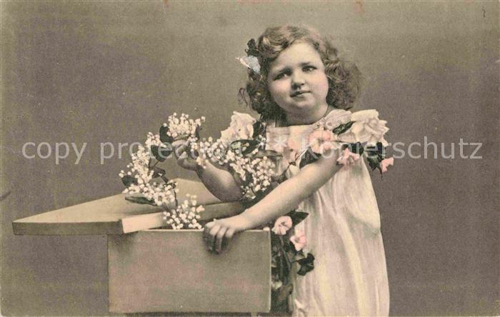 Kinder Child Enfants Maedchen Blumen