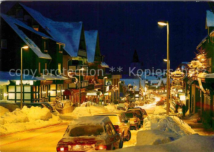 Winterberg Hochsauerland Ortspartie tief verschneit bei Nacht