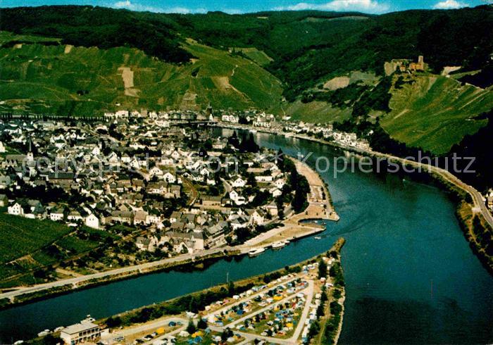 BERNKASTEL-KUES Berncastel Rheinland-Pfalz Fliegeraufnahme Moselpartie