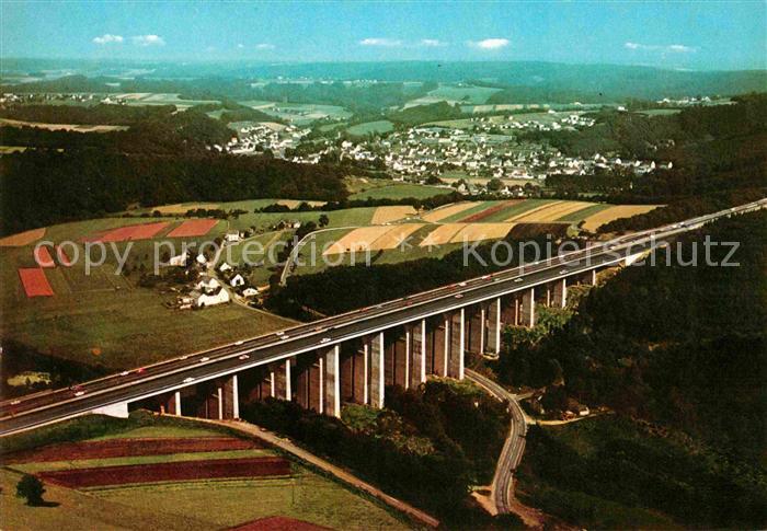 Fernthal Fliegeraufnahme Wiedtalbruecke nahe Hotel Autobahn-Rasthaus