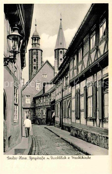 GOSLAR Harz Niedersachsen Bergstrasse mit Marktkirche