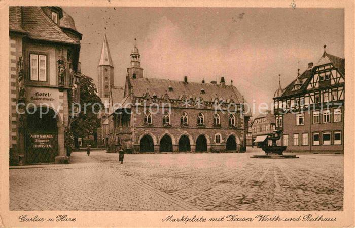 GOSLAR Harz Niedersachsen Marktplatz mit Kaiser Worth und Rathaus
