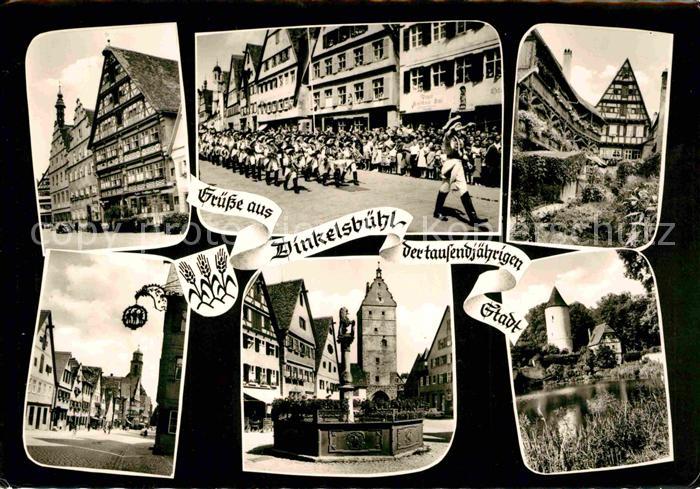 Dinkelsbuehl Parade Musikgruppe Fachwerk Brunnen