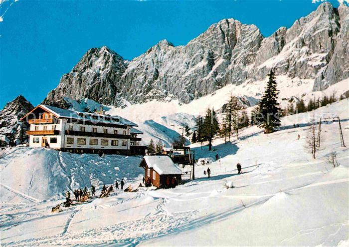 Tuerlwandhuette Berggaststaette mit Schilift Wintersportplatz Hoher Dachstein